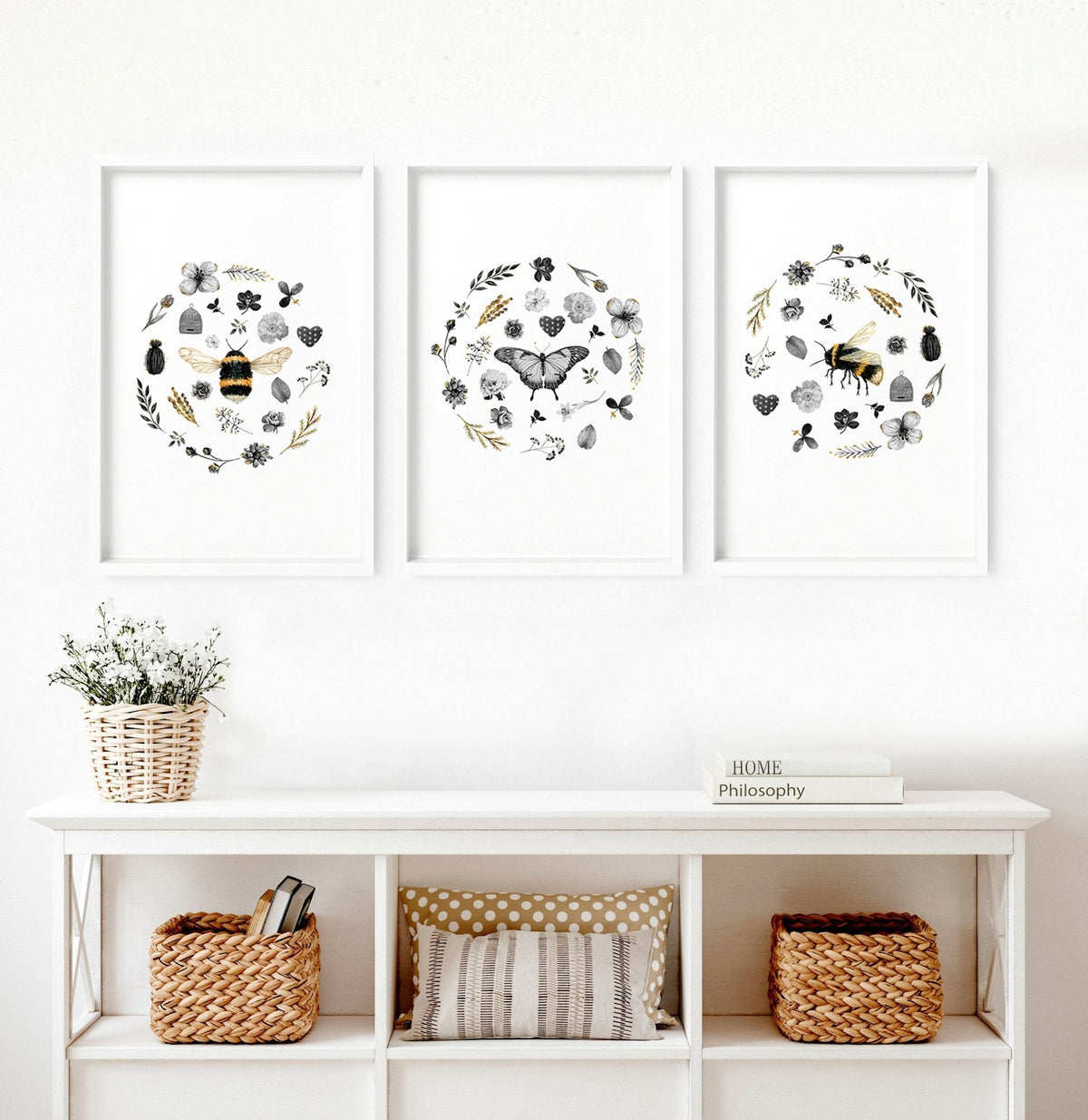 Bee wall hanging | Set of 3 pictures for entryway