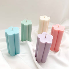 Daisy Pillar Candle