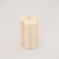 Daisy Pillar Candle