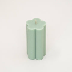 Daisy Pillar Candle